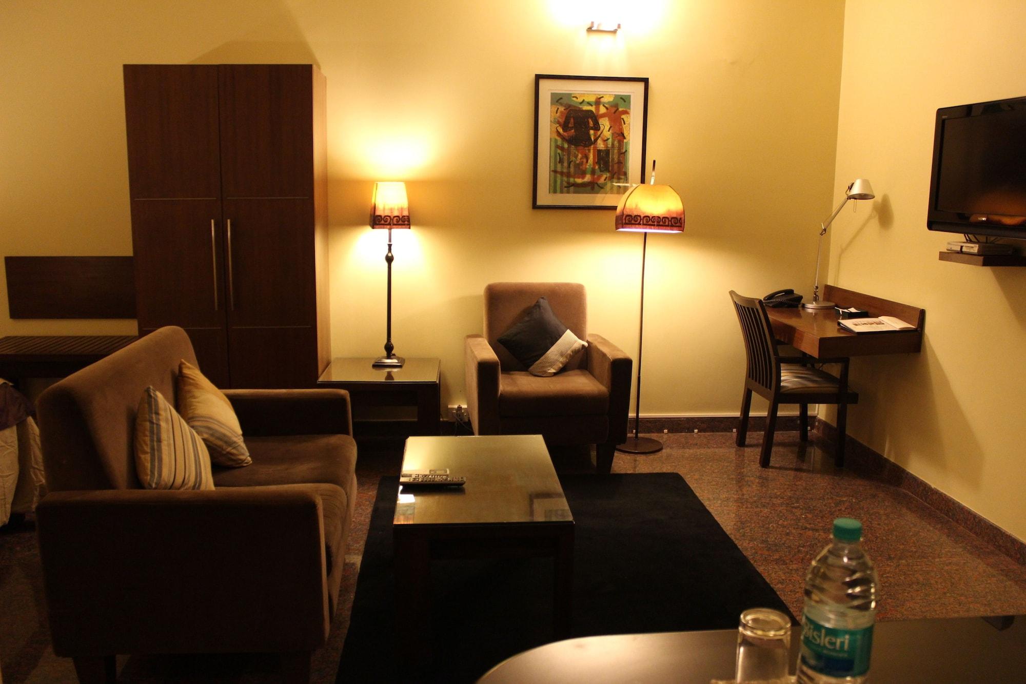 Aparthotel Justa Indiranagar Bangalore Exterior foto