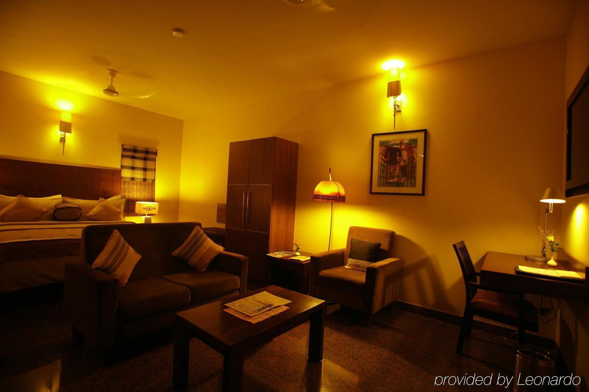Aparthotel Justa Indiranagar Bangalore Exterior foto