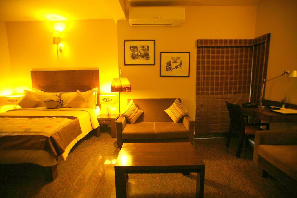 Aparthotel Justa Indiranagar Bangalore Exterior foto
